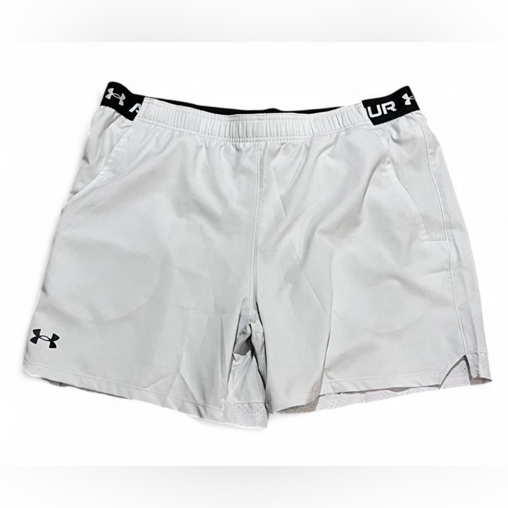 Under Armour Black and White Fitted Shorts - Picture 2 of 7